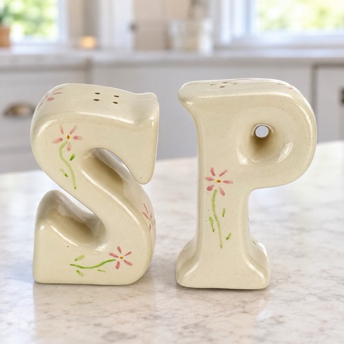 Ceramic p salt pepper - &,