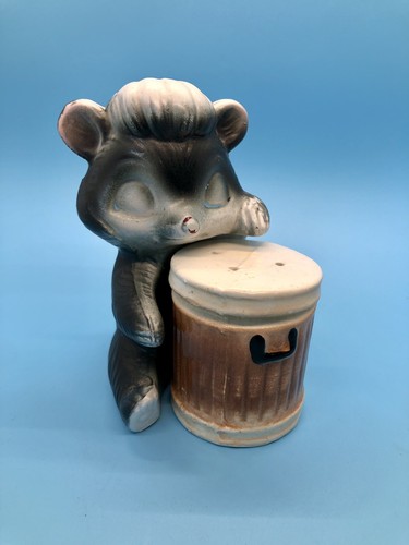 Vintage skunk hugging - vintage, 50’s