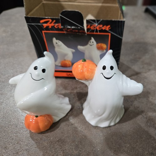 Ghost salt pepper - &,