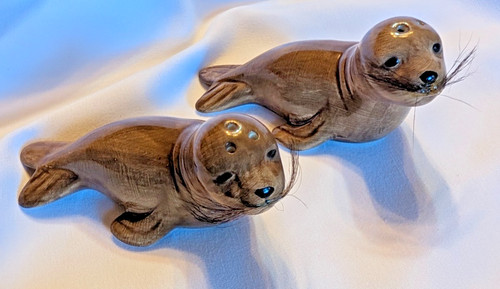 Vtg pair ceramic seal - seal, with