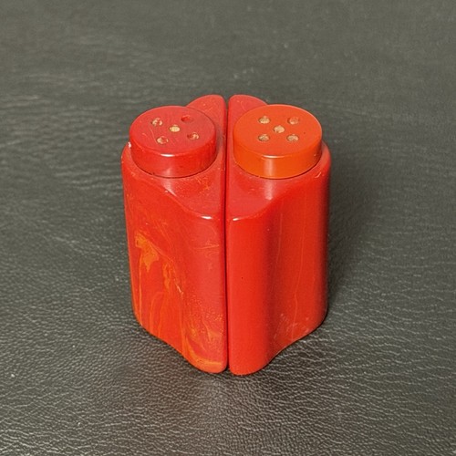 Vintage bakelite red - red, half-moon
